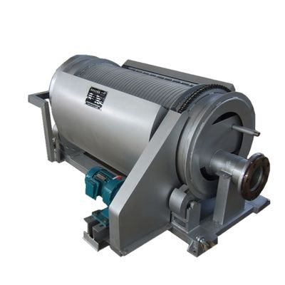Microfiltre à tambour rotatif pour le recyclage continu des fibres de papier