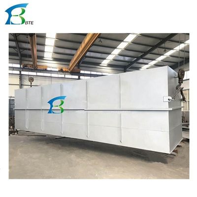 Équipement de traitement des eaux usées industrielles avec fonction de purification automatique