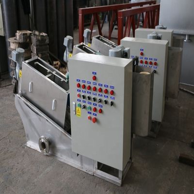 Équipement de déshydratation des boues à vis à plusieurs disques pour le traitement des boues laitières