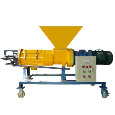 Déshydrateur à vis pour le déshydratage des engrais biologiques