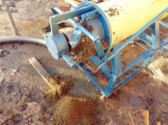 Déshydrateur à vis pour le déshydratage des engrais biologiques