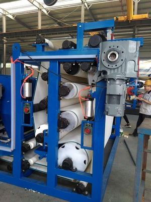 Presses à bande de filtrage en acier inoxydable pour la déshydratation des boues à grande échelle Capacité 3-25m3/h