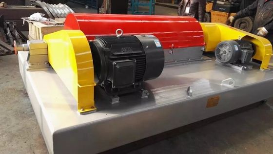 Machine centrifugeuse de type spirale horizontale pour le traitement de l'eau